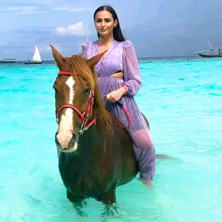 Horse riding on Zanzibar pristine beach